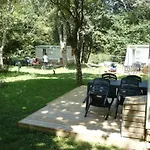 Camping 3 Etoiles - Piscine Chauffee - Perigord Vert キャンプ場 Pommier