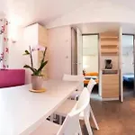 キャンプ場 Camping 3 Etoiles - Piscine Chauffee - Perigord Vert 3*