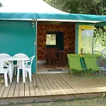 Zecamping 3 étoiles Parc Aquatique Pet Friendly Jacuzzi Camping Pommier