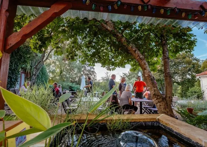 Camping Zecamping 3 Etoiles Parc Aquatique Pet Friendly Jacuzzi