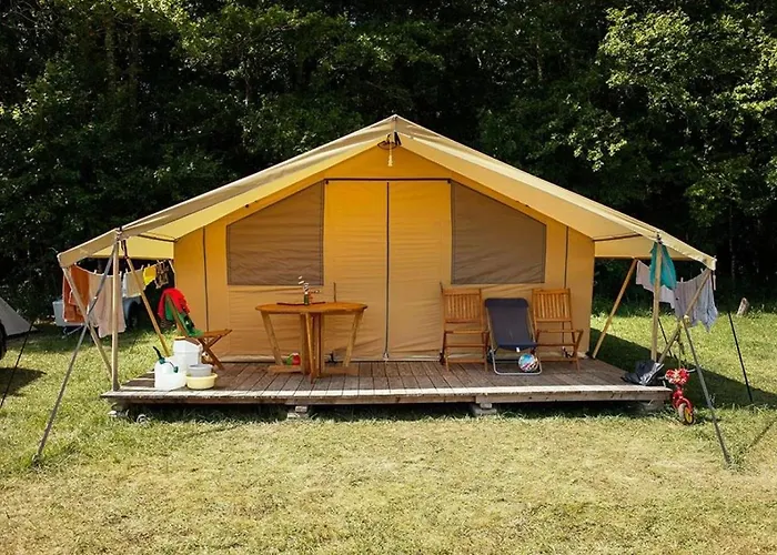 Zecamping 3 Etoiles Parc Aquatique Pet Friendly Jacuzzi 3* Saint-Sulpice-de-Mareuil