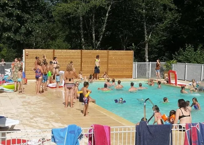 3 Etoiles - Parc Aquatique - Ccbbaia キャンプ場 Pommier